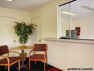 Super 8 Motel - Raritan Интерьер фото