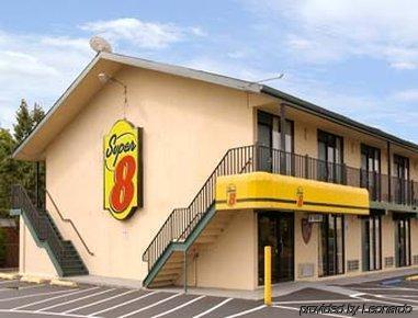 Super 8 Motel - Raritan Экстерьер фото